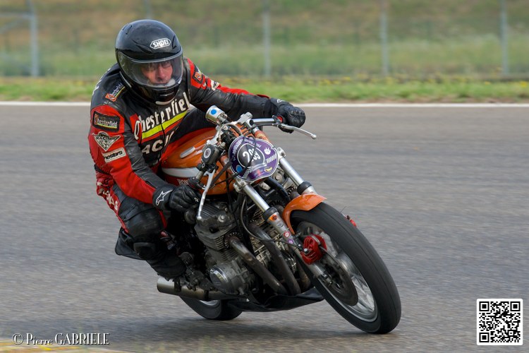 coyotes-2014-solo_4359.jpg