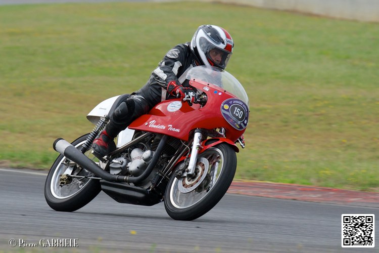 coyotes-2014-solo_4445.jpg