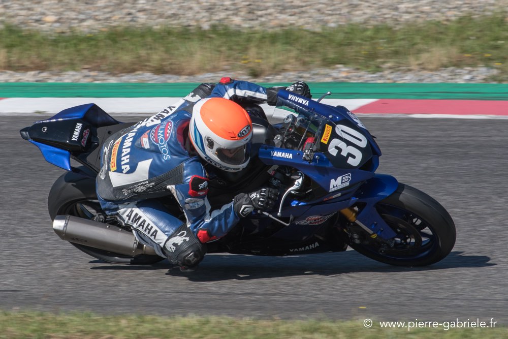 supersport-pirelli-d500_3040.jpg