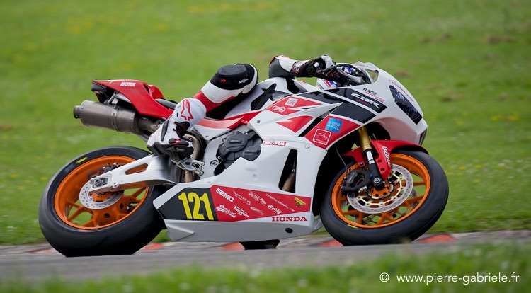 supersport-pirelli_2015.jpg