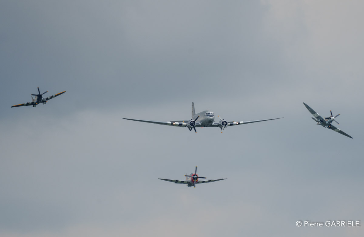 dc3-spitfire-thunderbolt-a74_03572.jpg