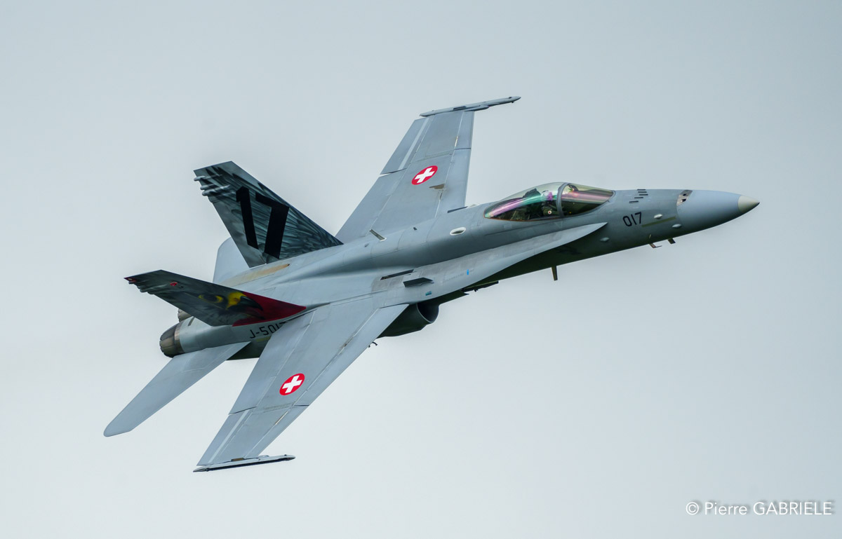 f18-a74_03690.jpg