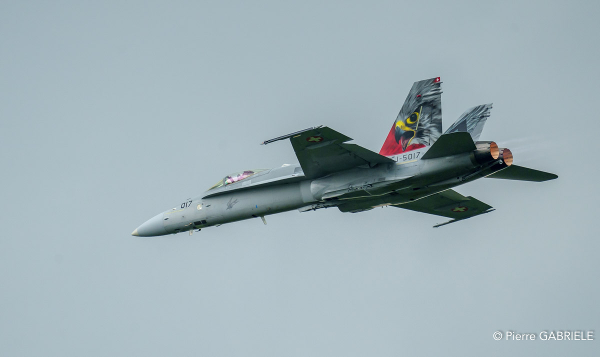 f18-a74_03673