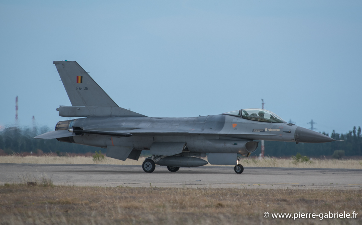 f16_2680.jpg