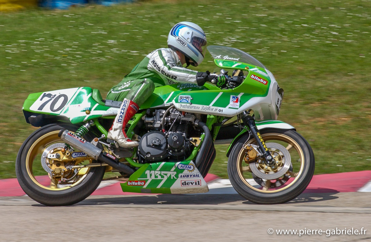 Kawa1135R.jpg