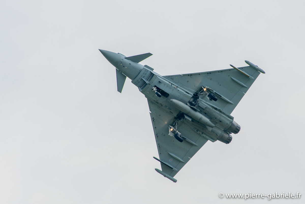 typhoon_5885.jpg