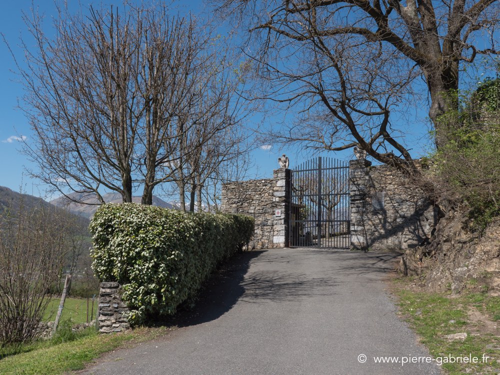 autour-donjon-gx8_0456.jpg