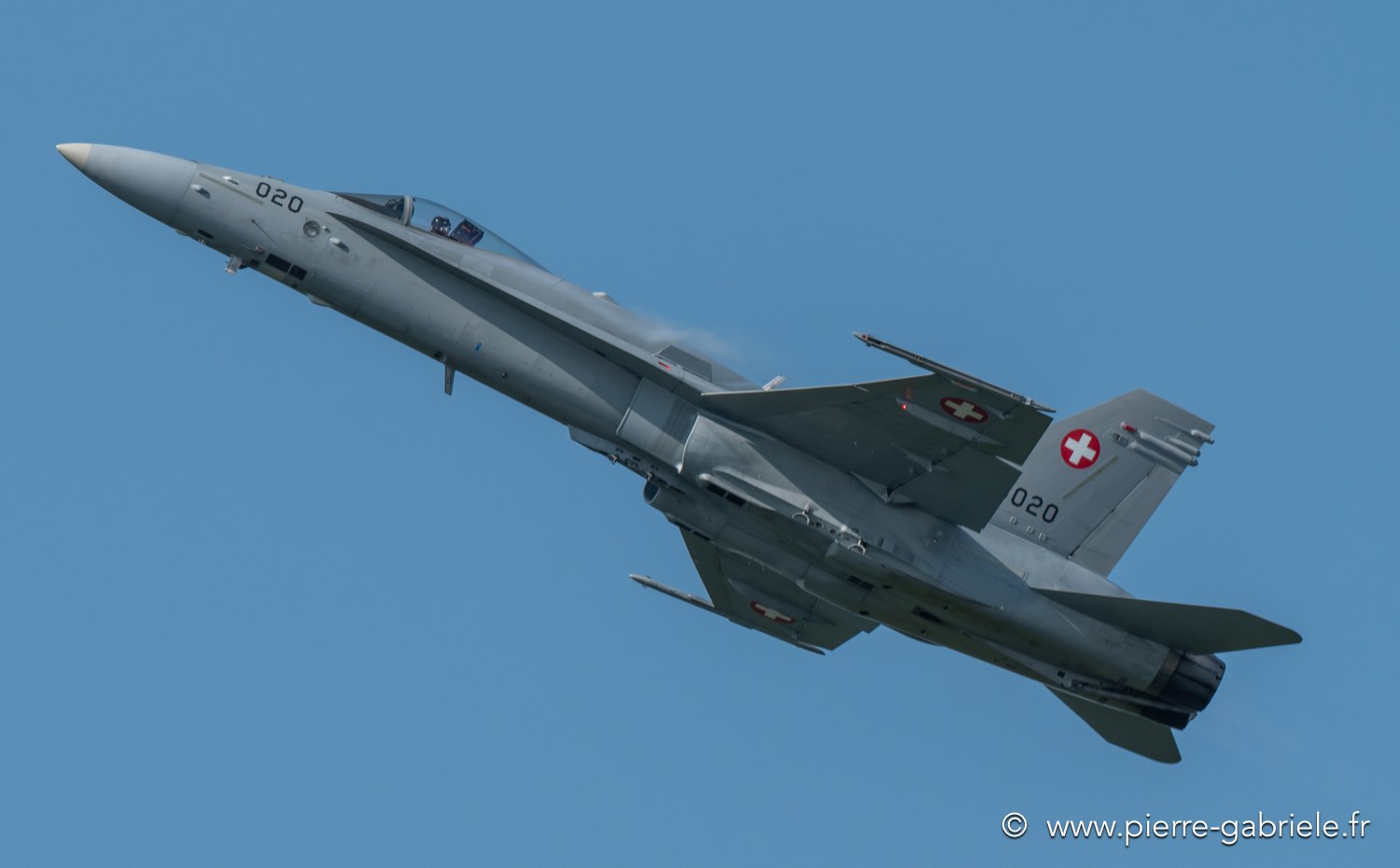 f18-g92_2342.jpg