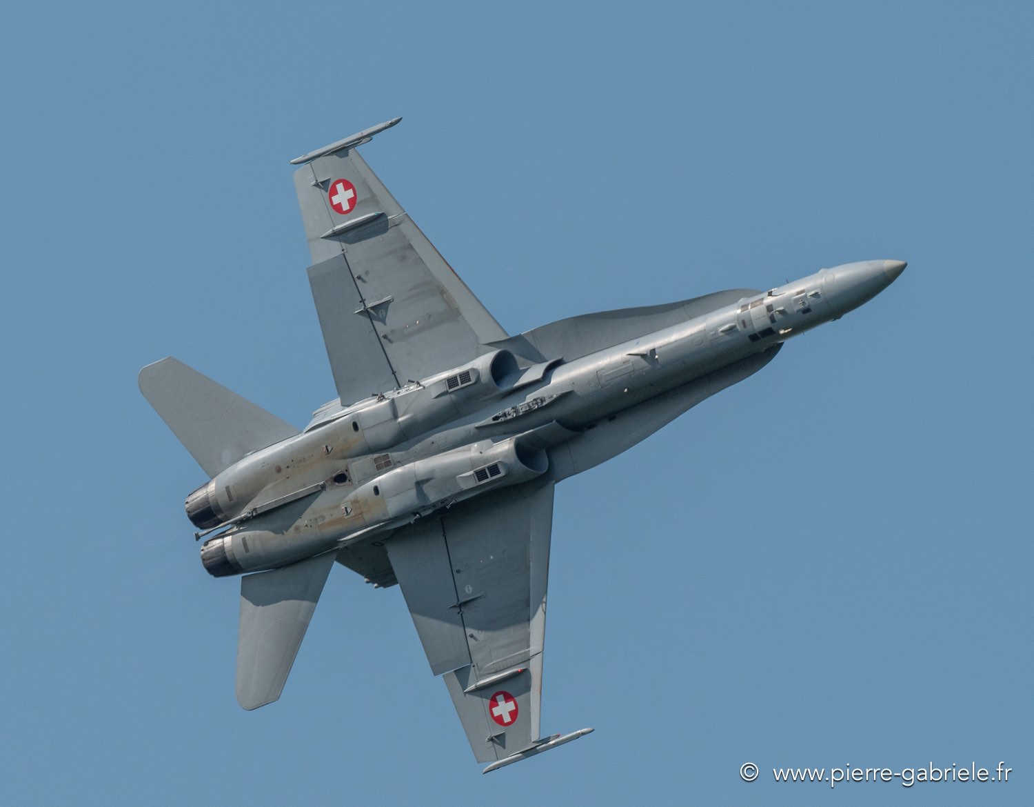 f18-g92_2356.jpg