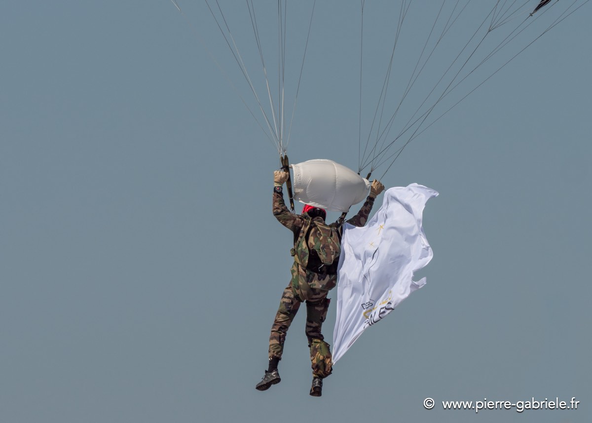 paras-g92_7687.jpg