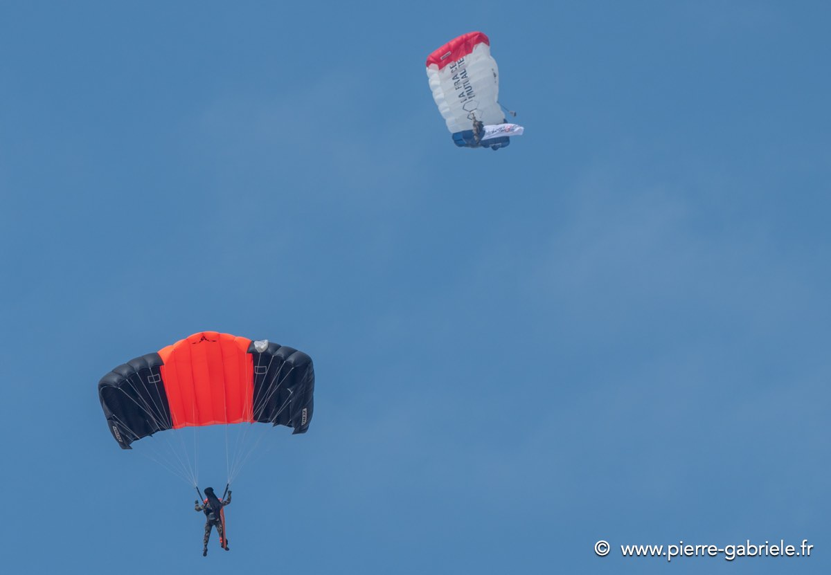 paras-g92_8263.jpg