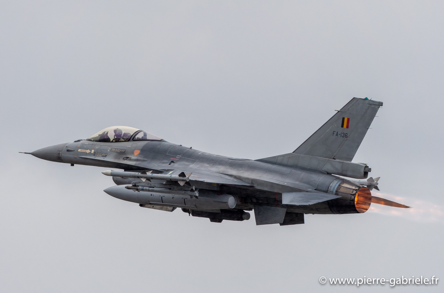 f16-g93_0388.jpg