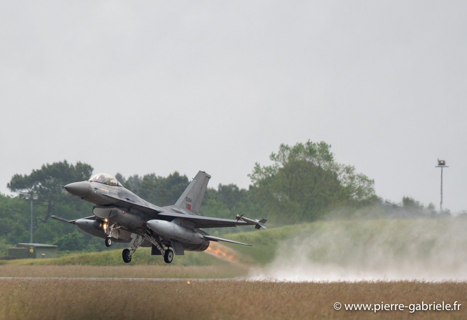 f16-g93_0398.jpg
