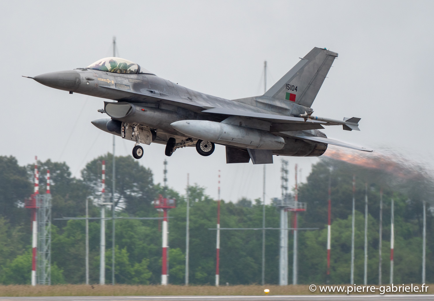 f16-g93_0399.jpg