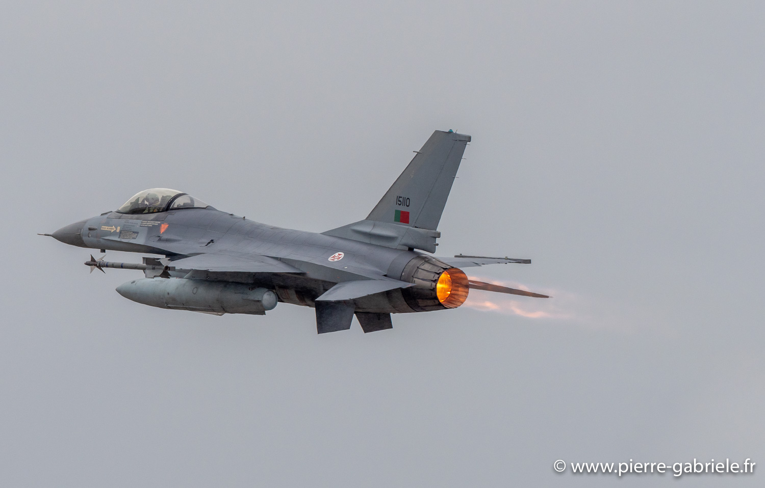 f16-g93_0406.jpg
