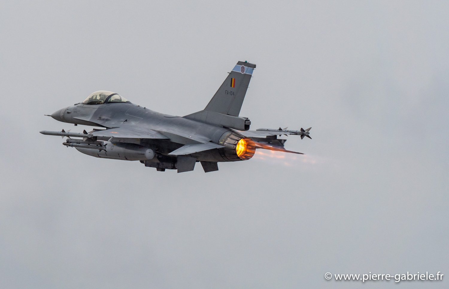 f16-g93_0433.jpg