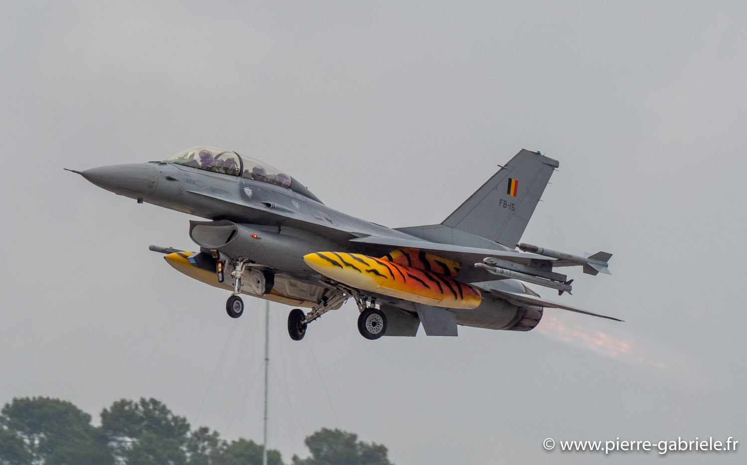 f16-g93_0436.jpg