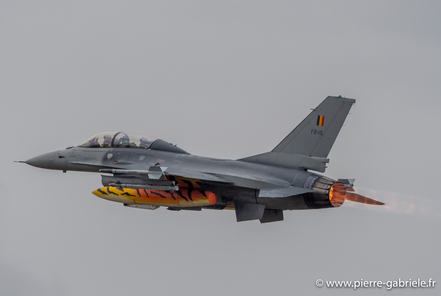 f16-g93_0438.jpg