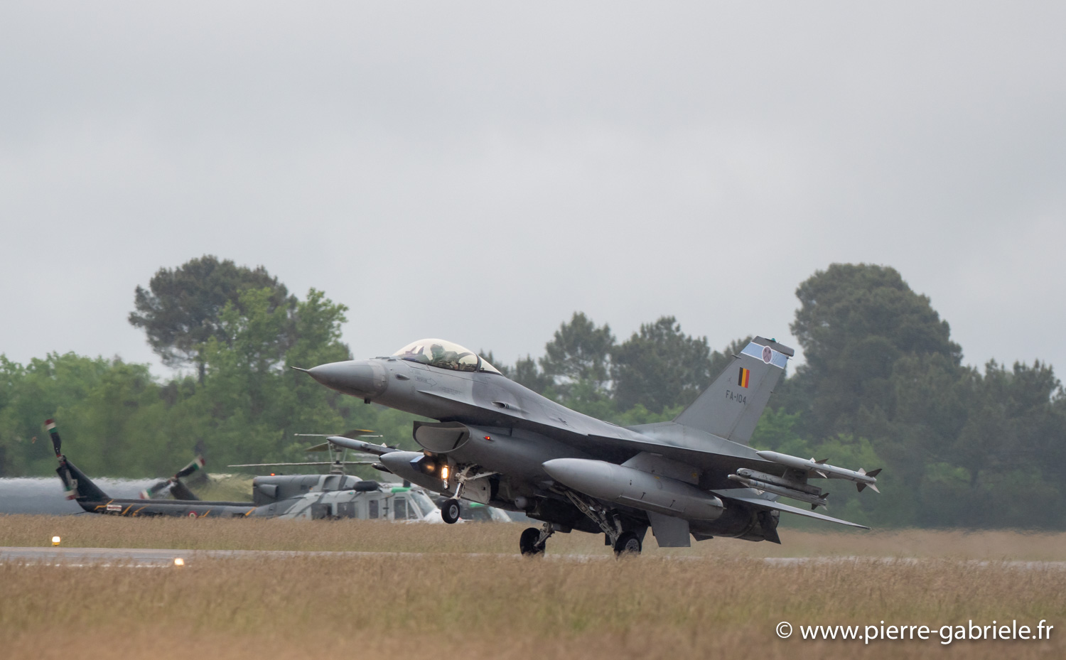 f16-g93_0507.jpg