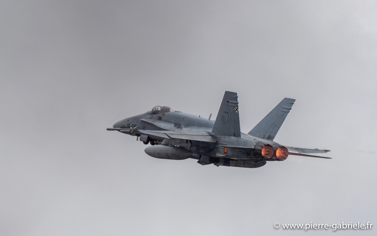 f18-g93_0358.jpg