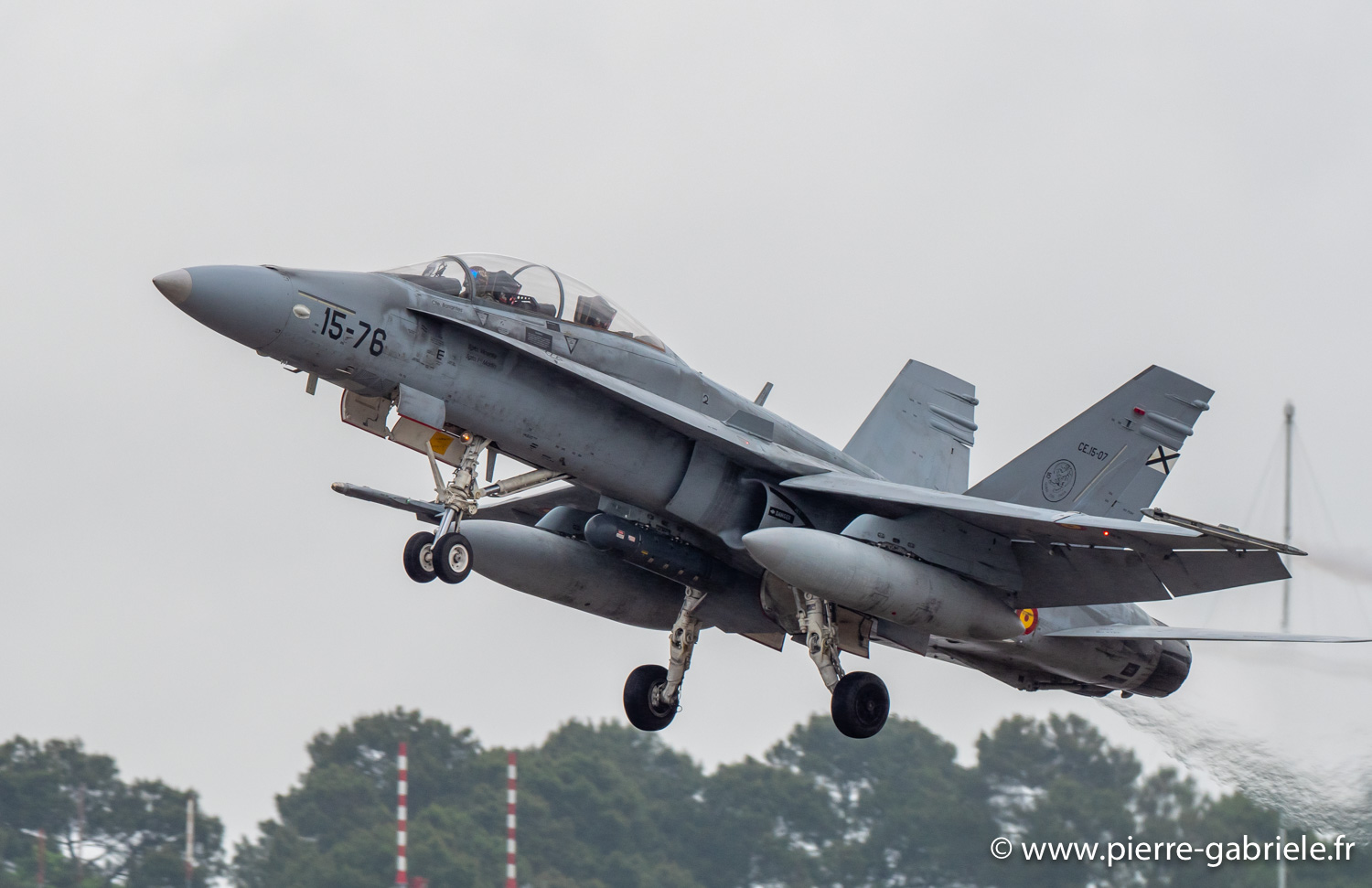 f18-g93_0458.jpg