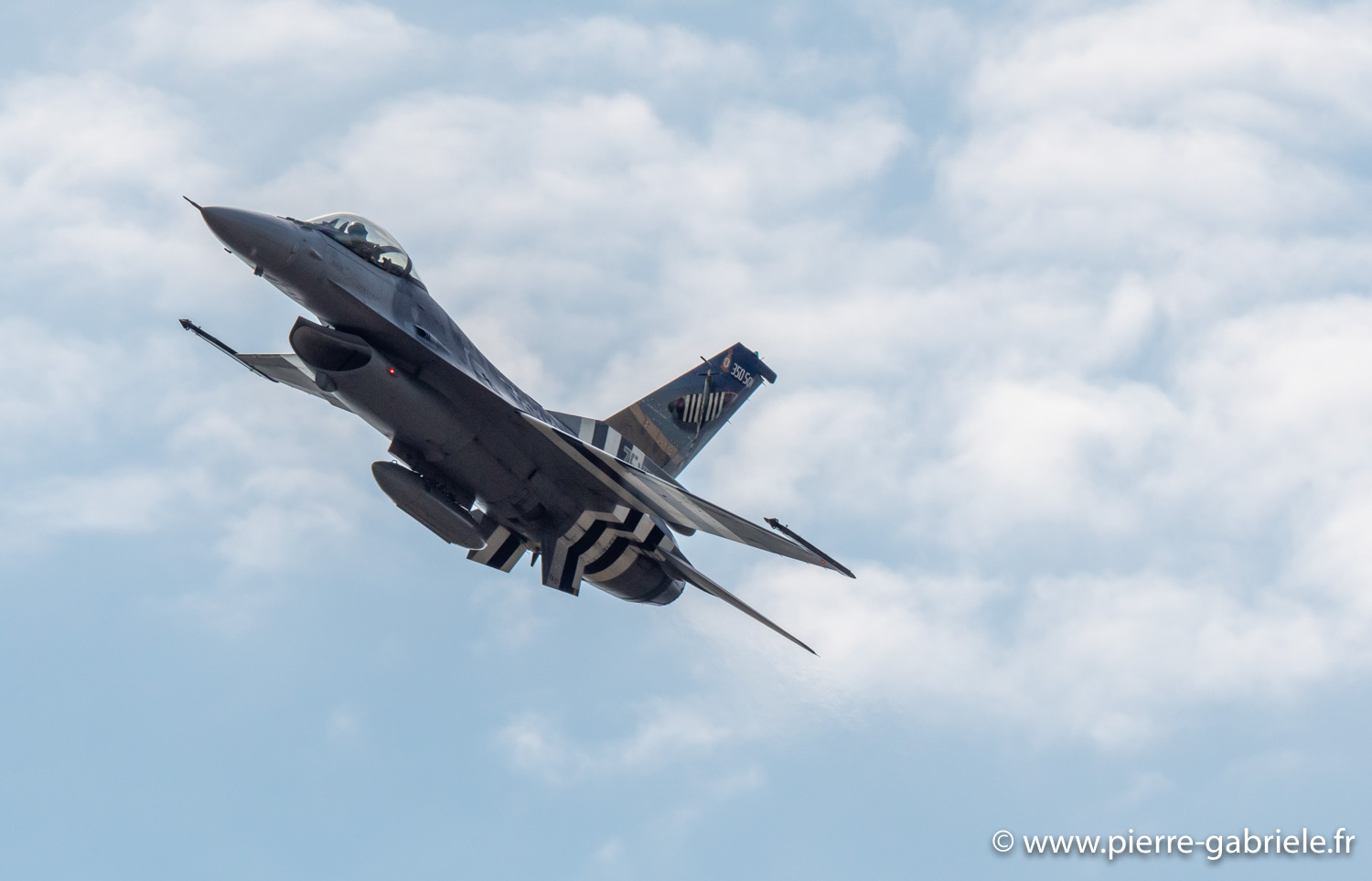 f16-g93_0681.jpg