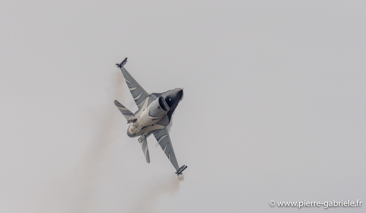 f16-g93_1045.jpg