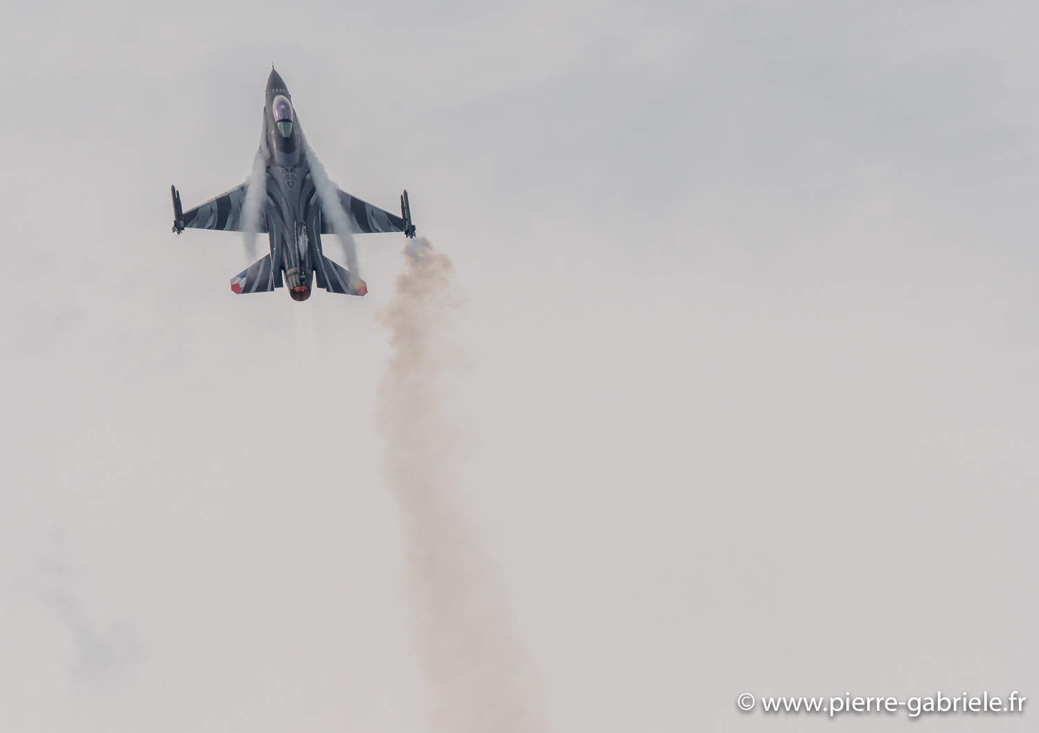 f16-g93_1091.jpg