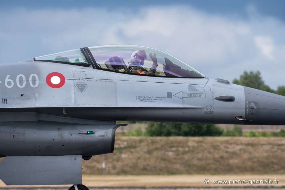 f16-d500_4975.jpg