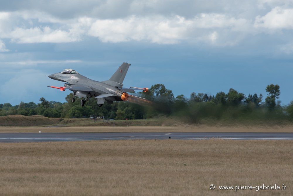 f16-d750_6801.jpg