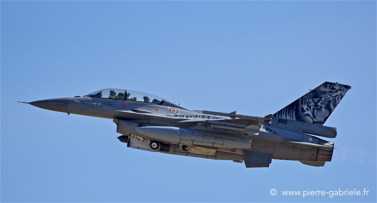 f16_1439.jpg