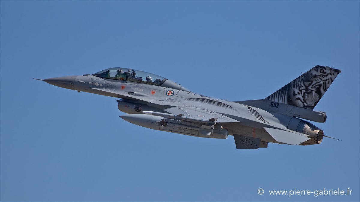 f16_1703.jpg