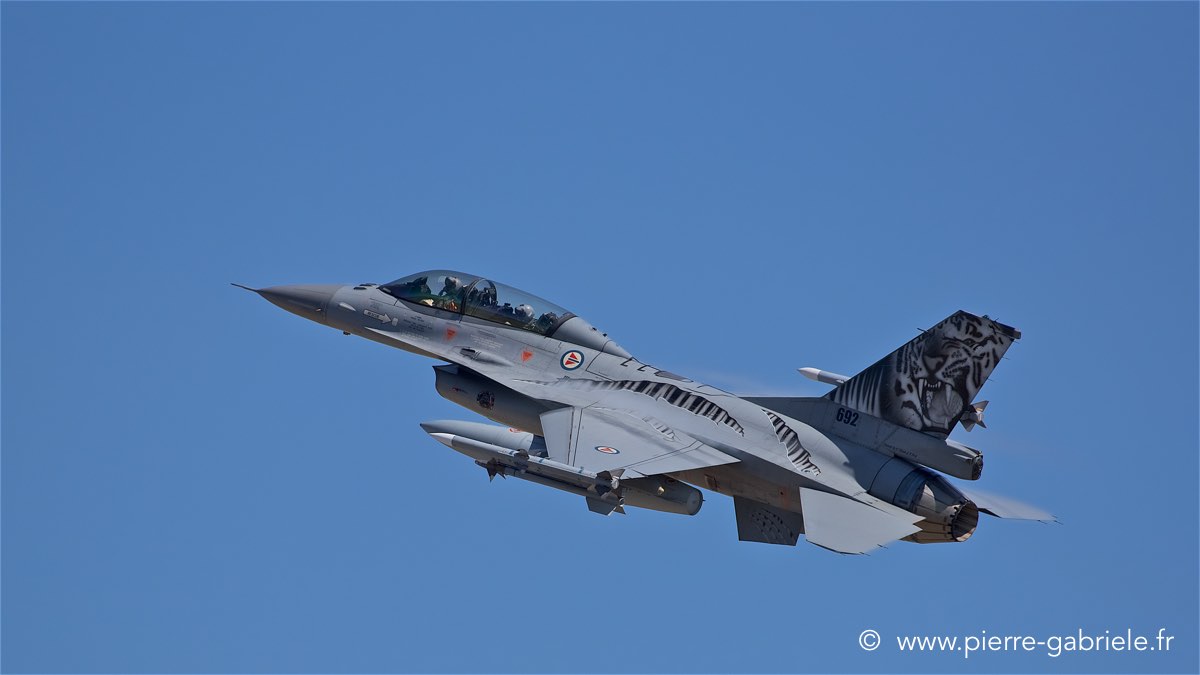 f16_1704.jpg