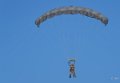 parachutistes-a74_08102