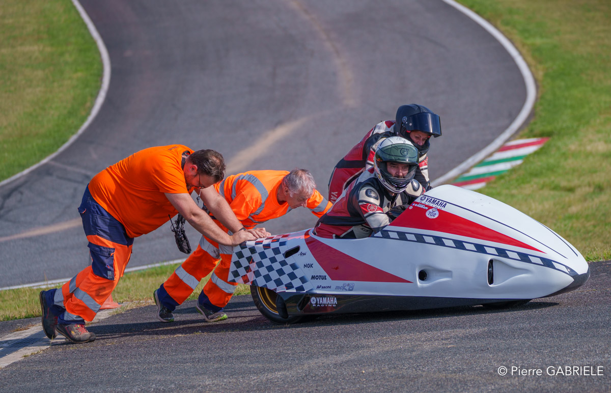 commissaires-a74n_01645.jpg
