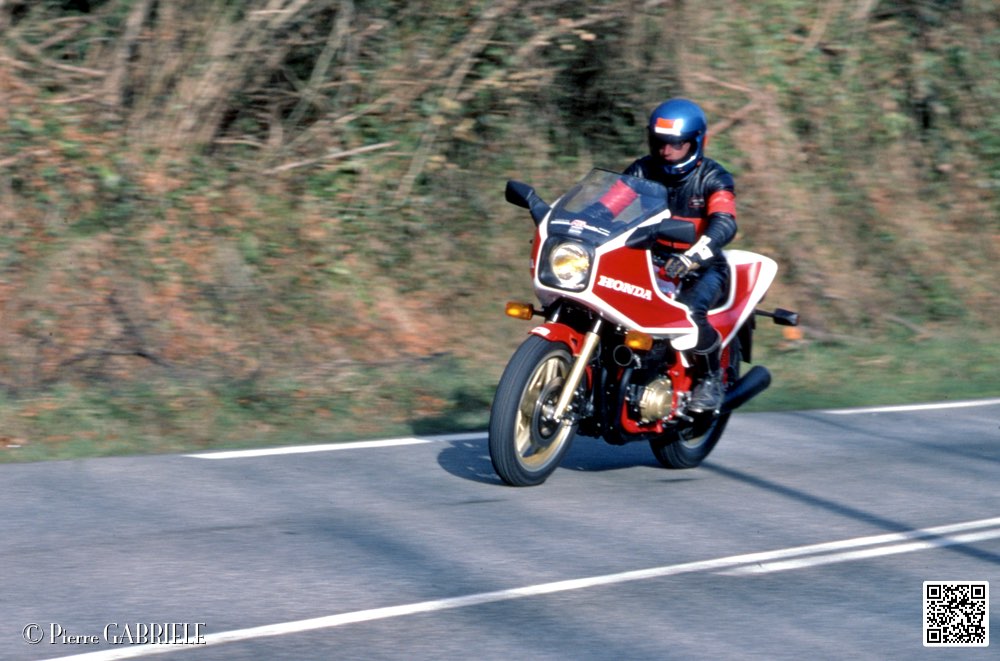 cb1100r_019.jpg