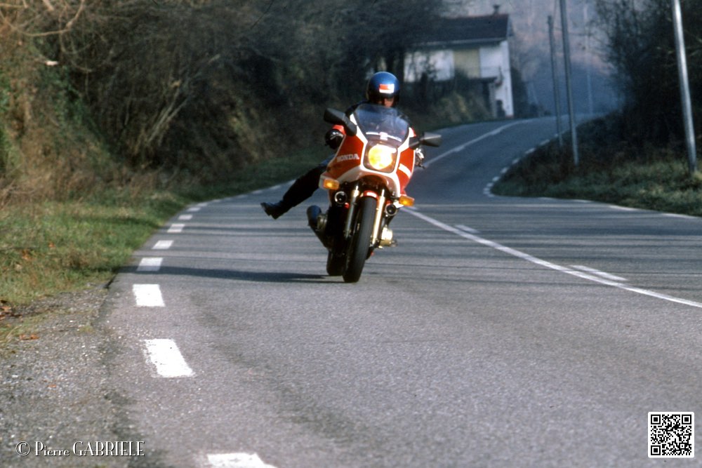 cb1100r_081.jpg