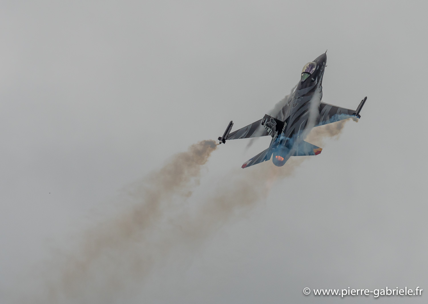 f16-g92_4368.jpg