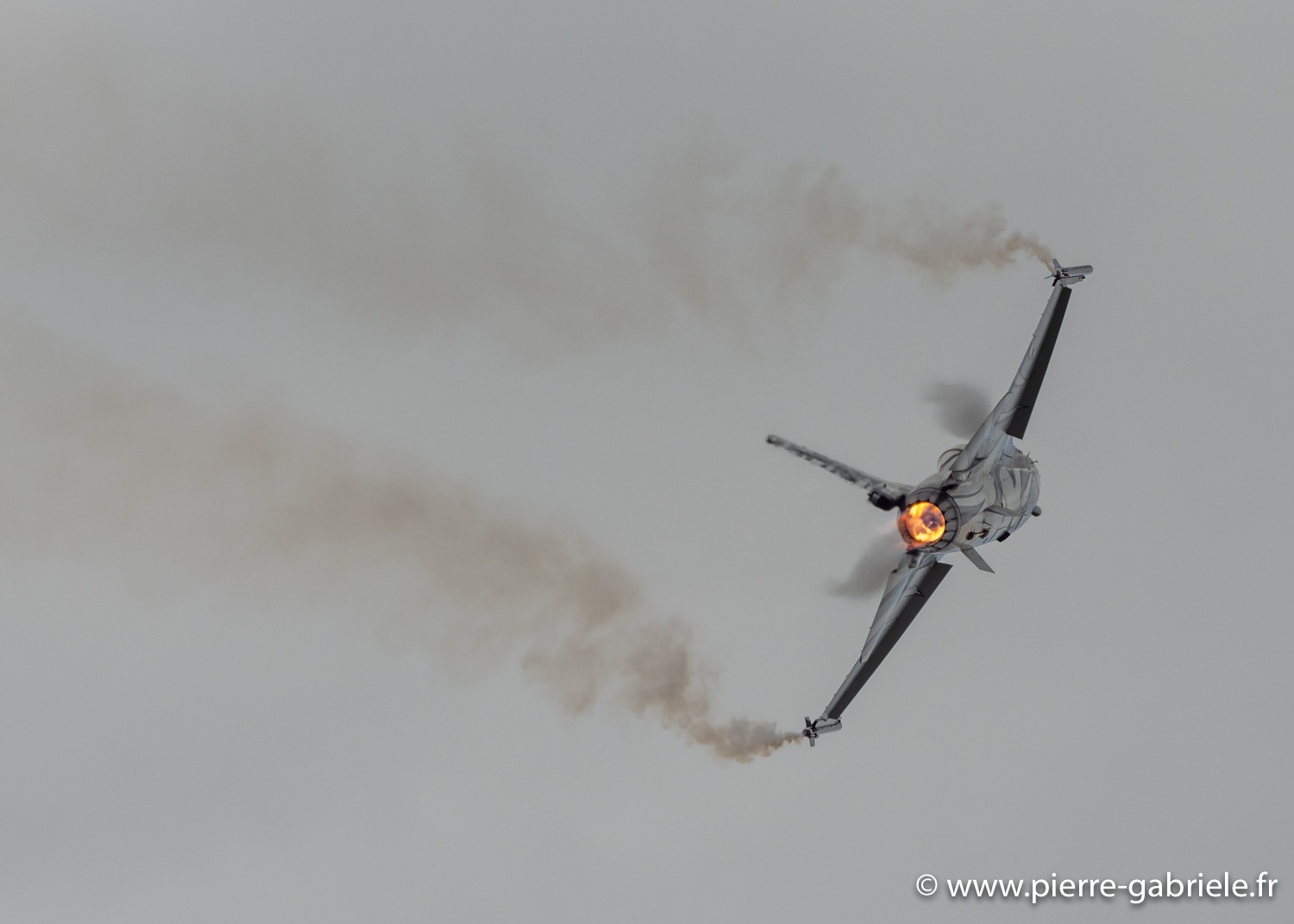 f16-g92_4386.jpg