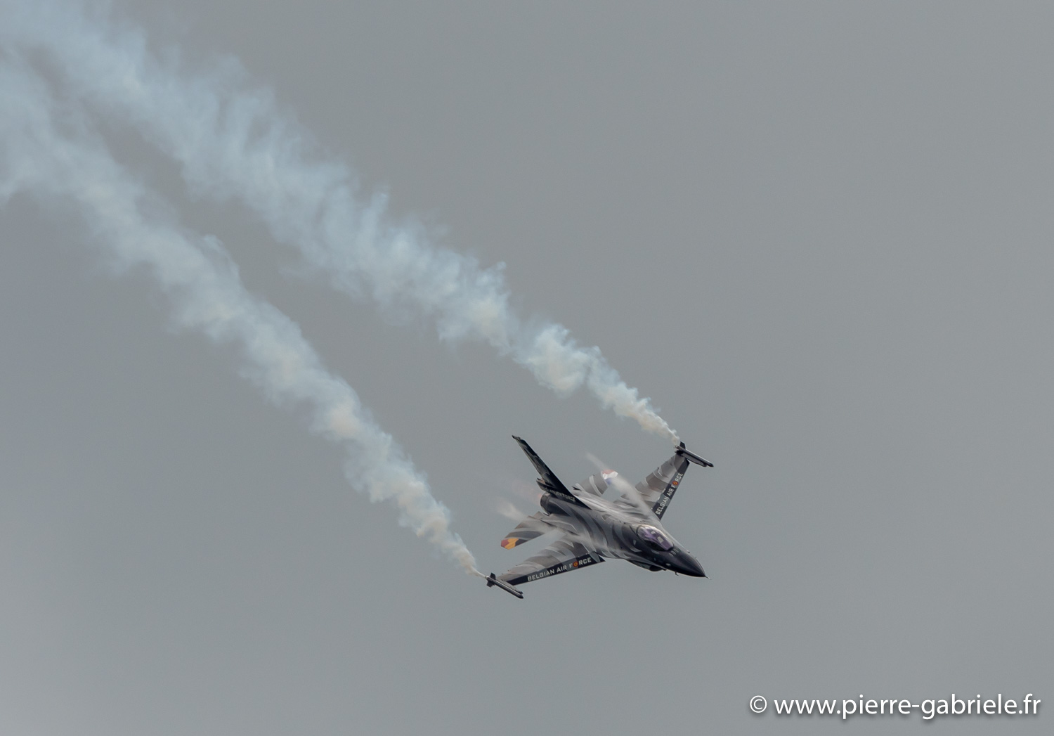 f16-g92_4396.jpg