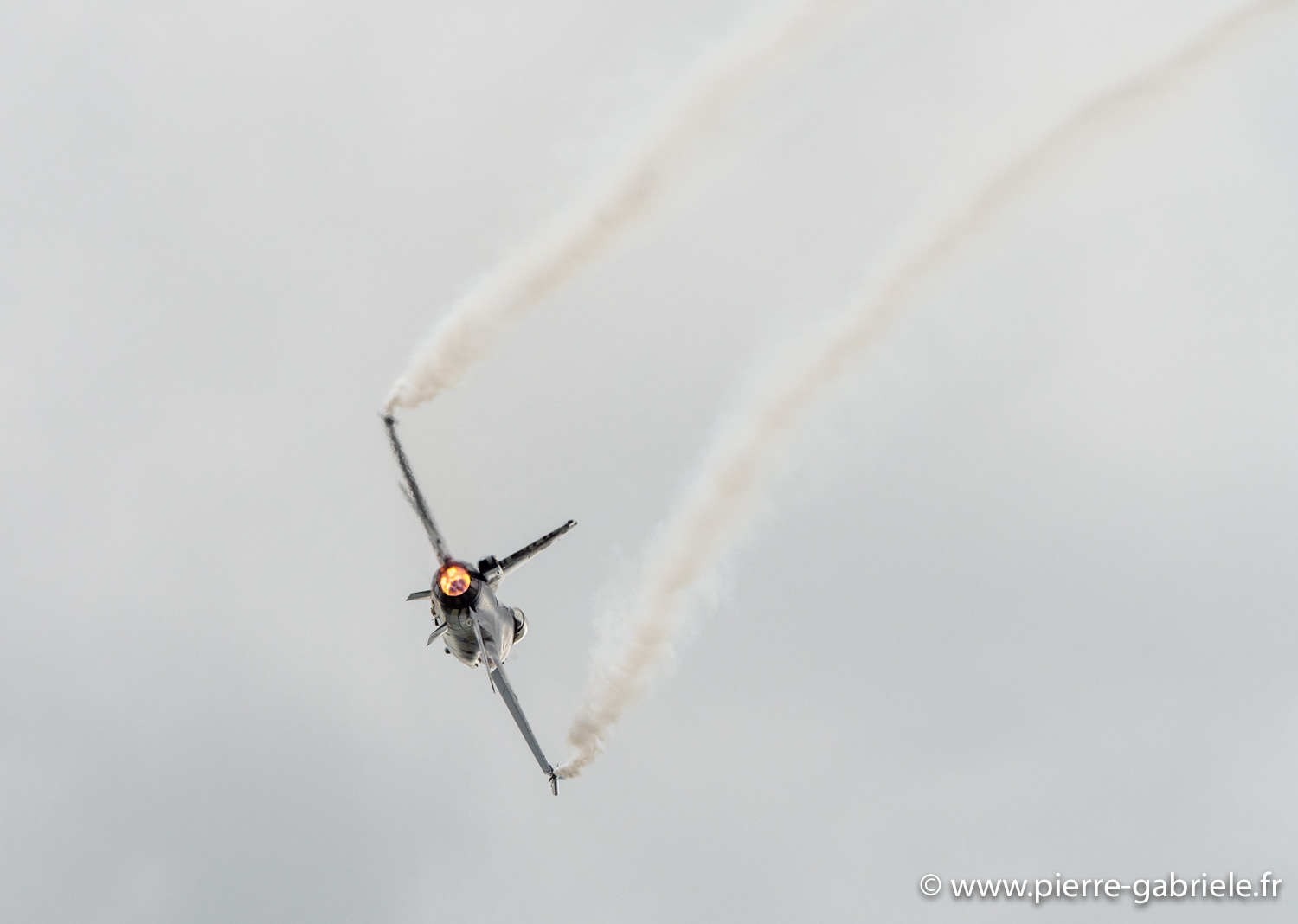 f16-g92_4412.jpg