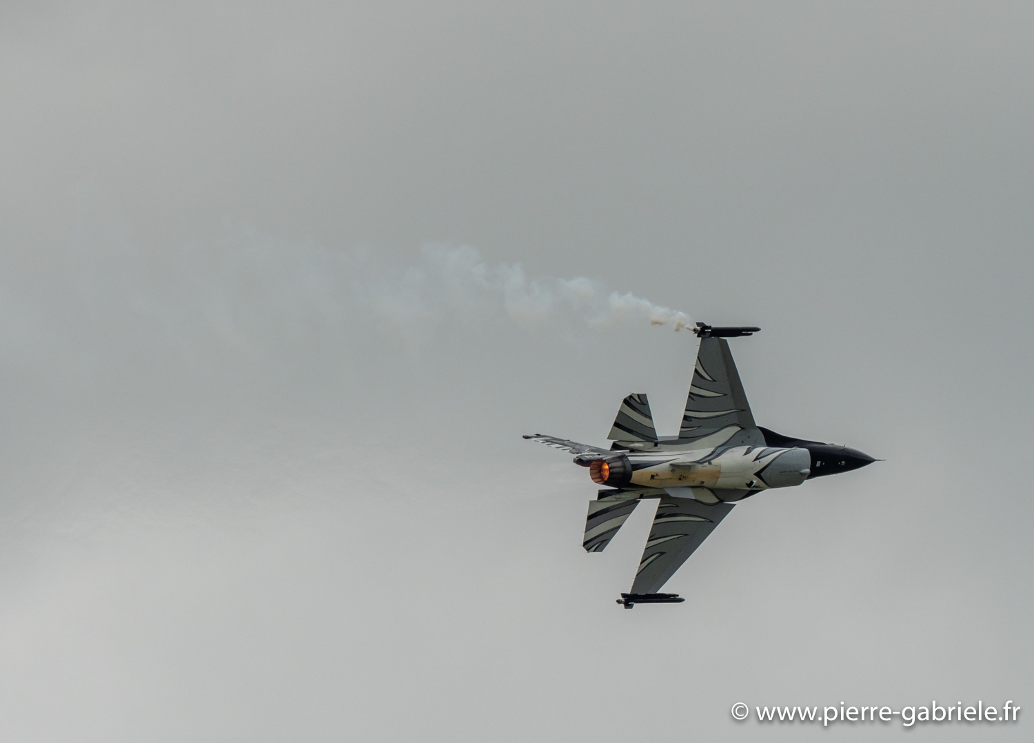 f16-g92_4430.jpg