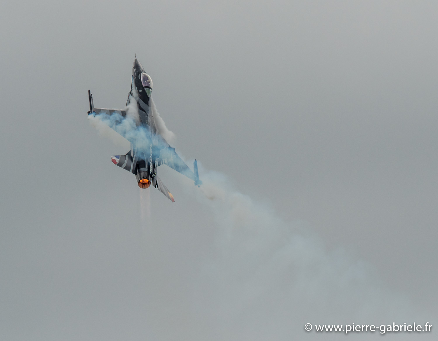 f16-g92_4670.jpg