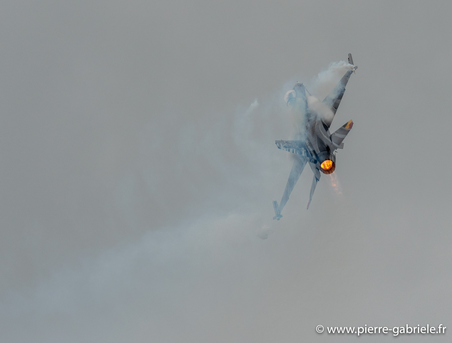 f16-g92_4685.jpg