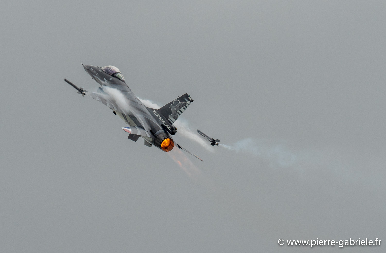 f16-g92_4703.jpg
