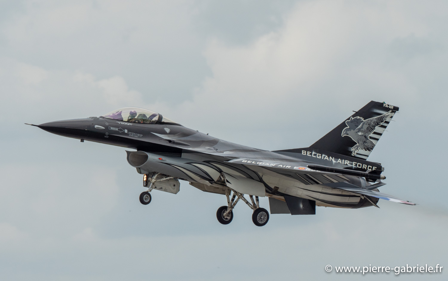 f16-g92_4710.jpg