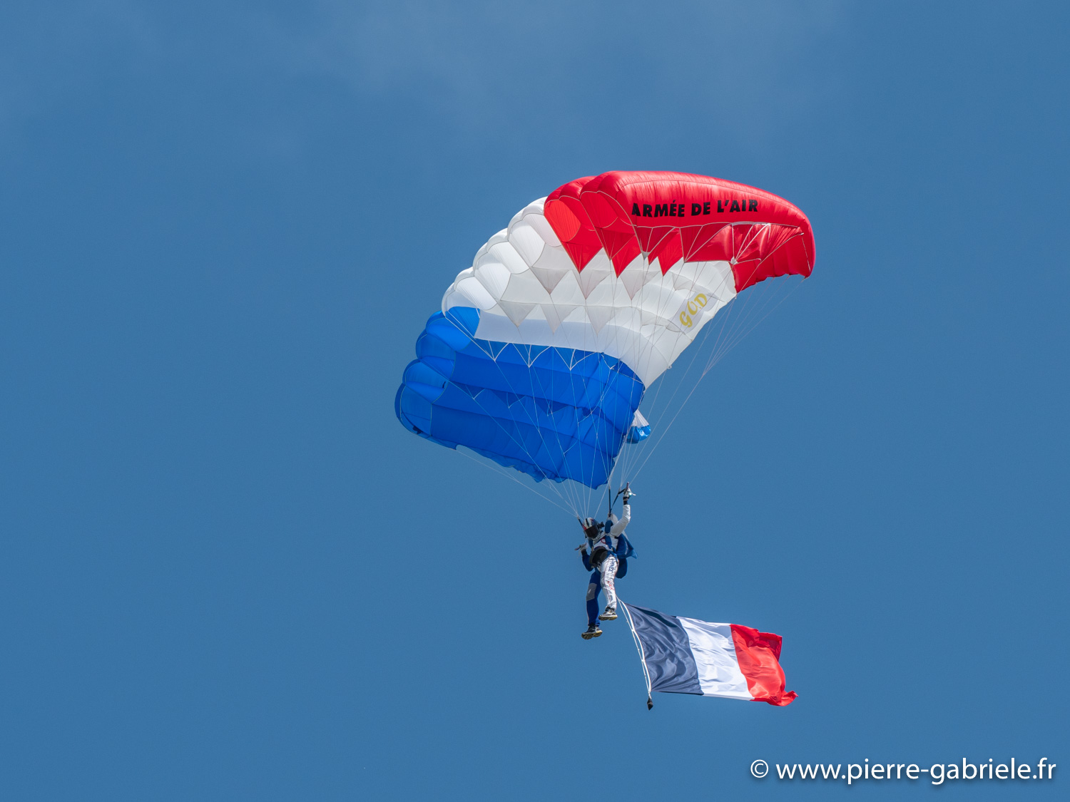 paras-g92_3902.jpg