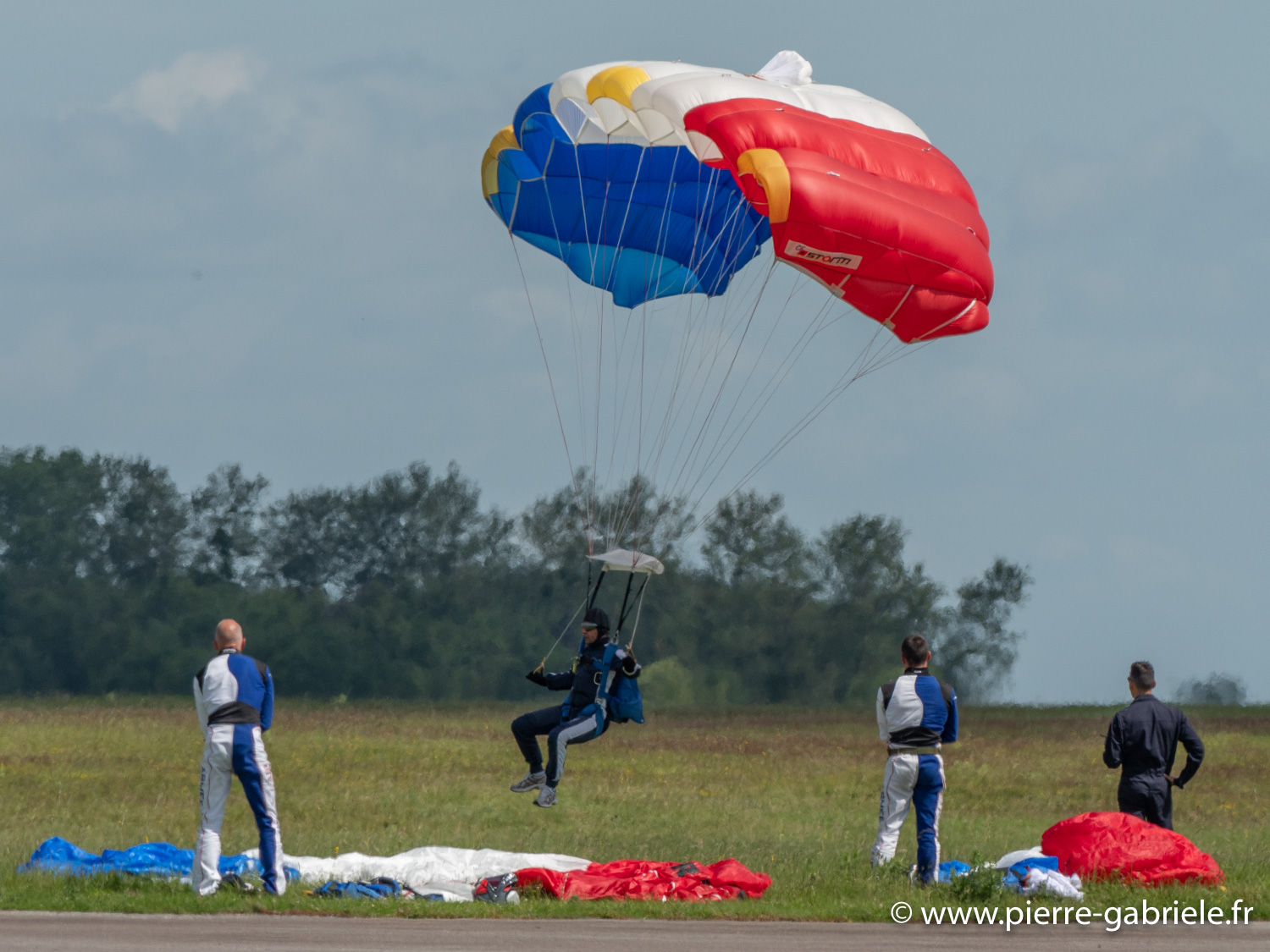 paras-g92_3916.jpg
