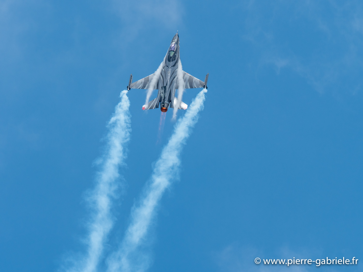 f16-g92_3412.jpg