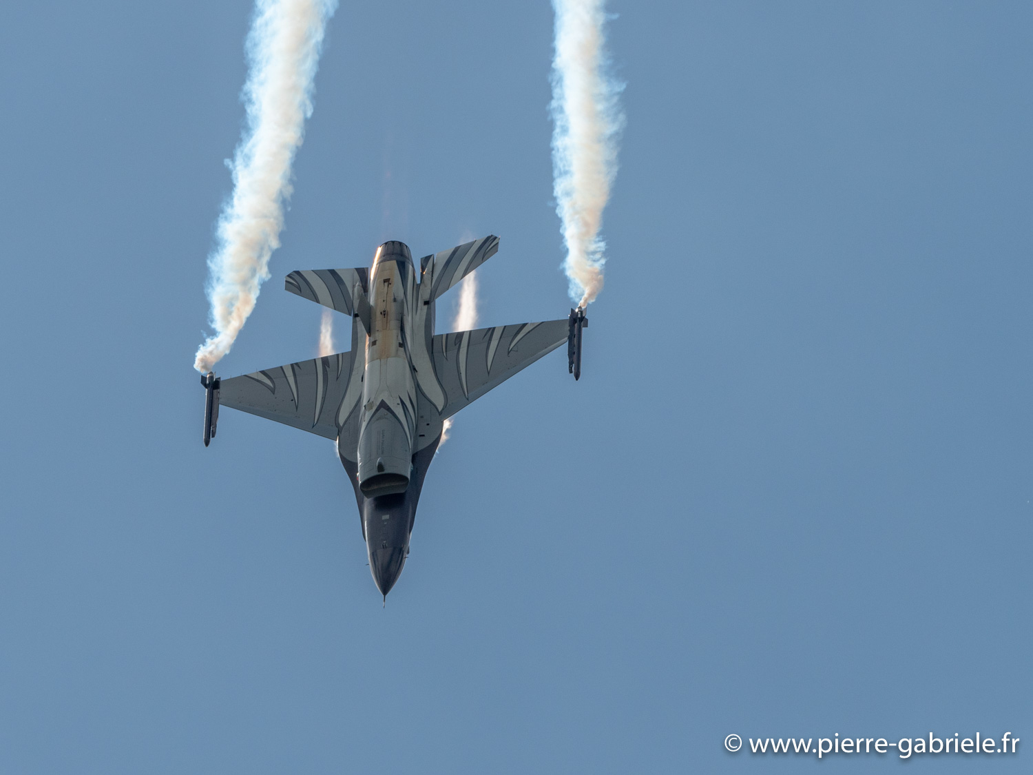 f16-g92_3415.jpg